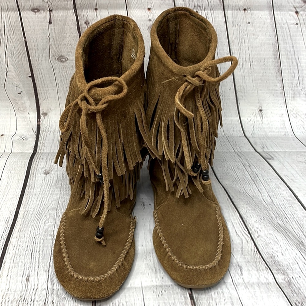 NWOT Minnetonka | Women's Brown Sued Fringe Boots | 8